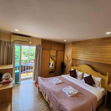 Alaita Hostel Patong Zewnętrze zdjęcie