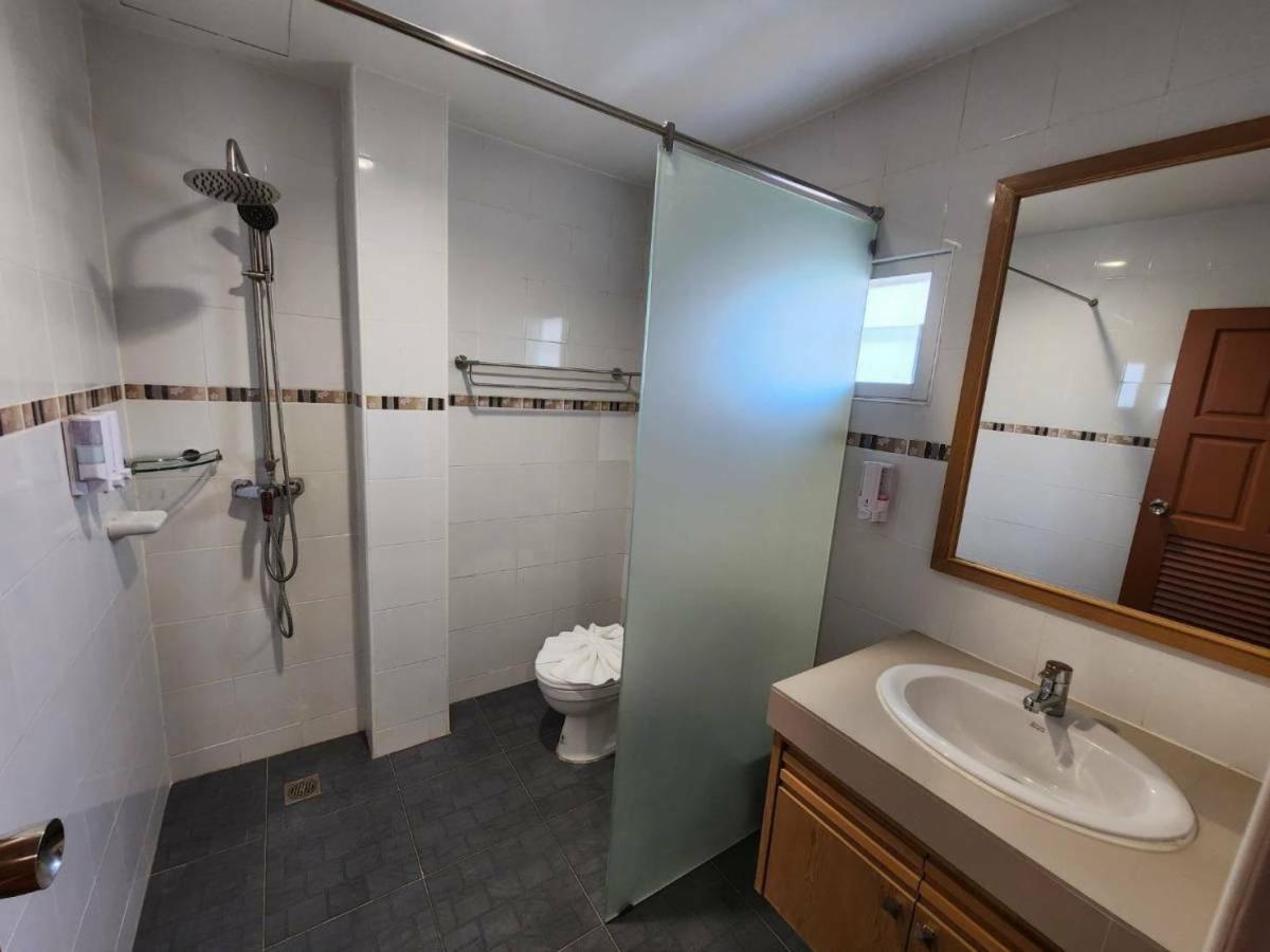 Alaita Hostel Patong Zewnętrze zdjęcie